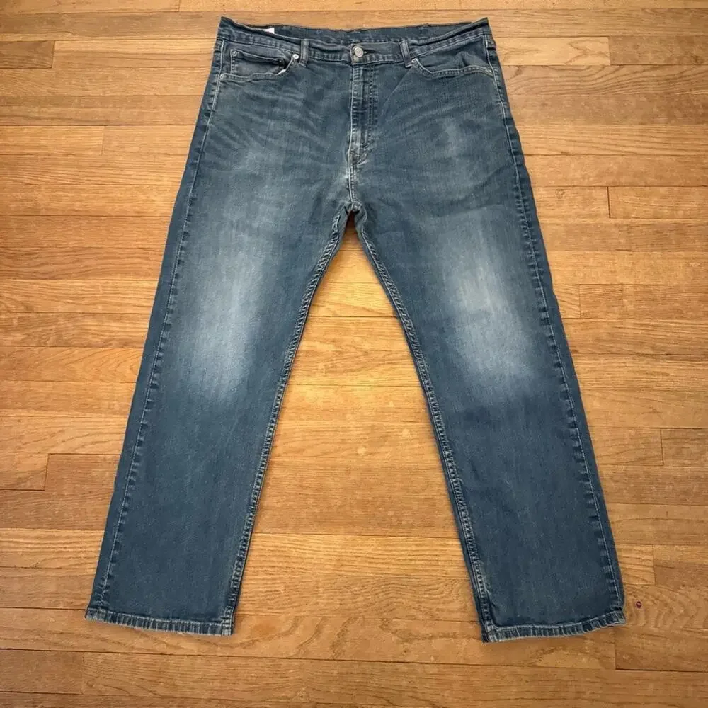 Levi's 505 medium wash straight leg jeans pants size 40 x 29  b42